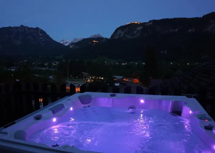 Sherpa Haus Ferienwohnung Am Hahnenkamm,Reutte